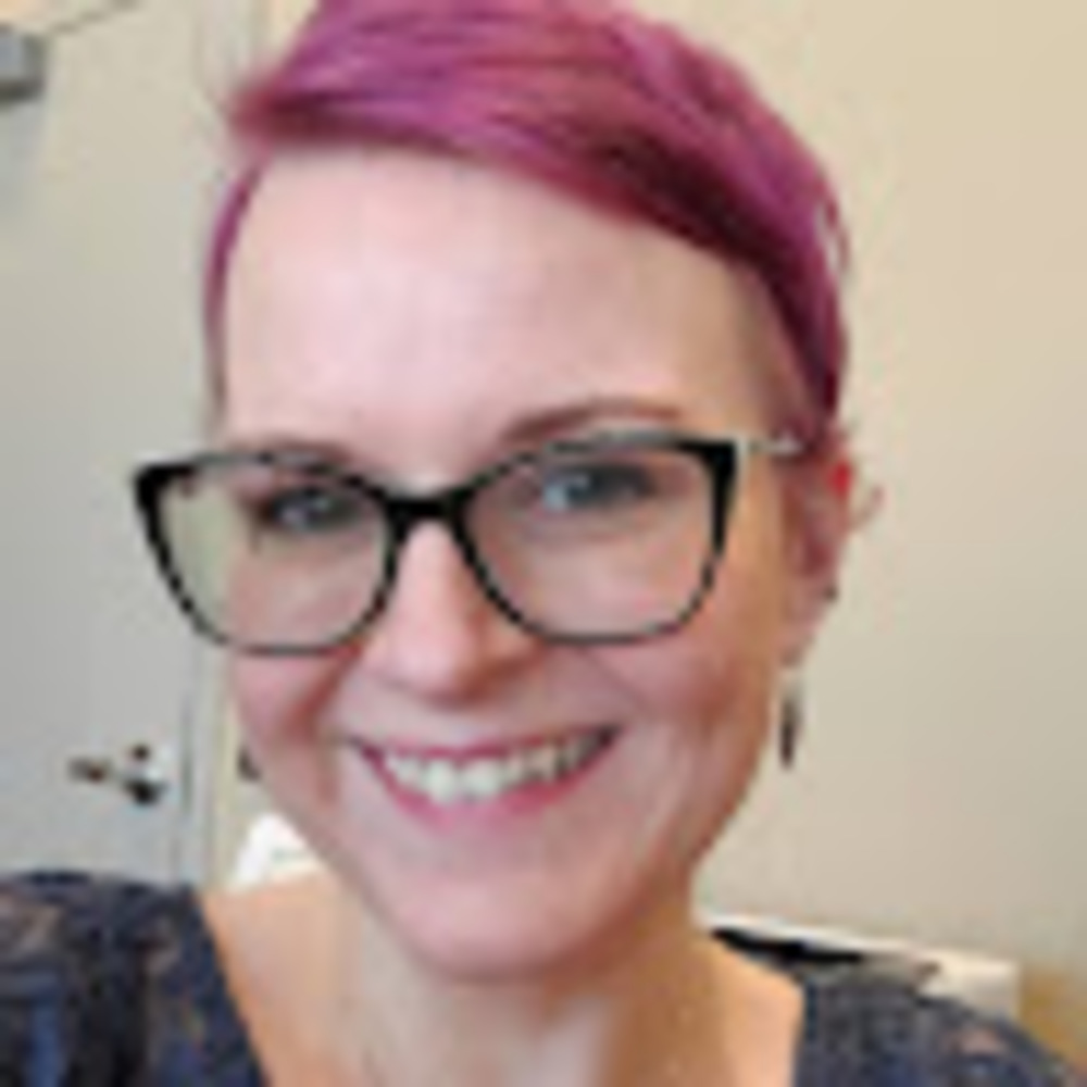 Meet your Posher, Julia